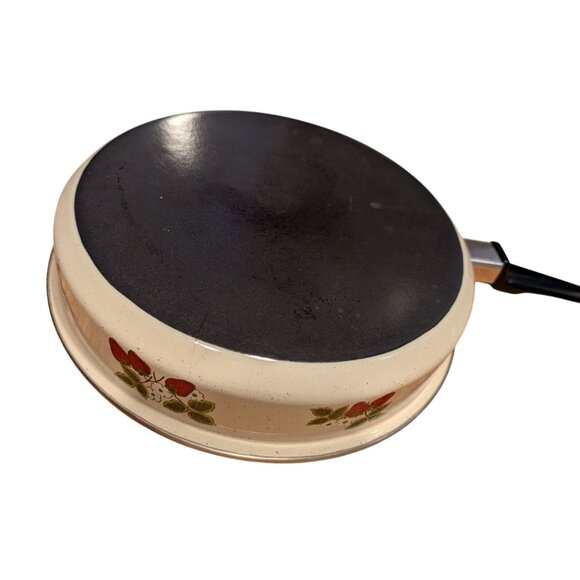 Vintage Strawberry Enamel Fry Pan Black Handle - Picture 9 of 16